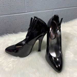 Hollywood heels black